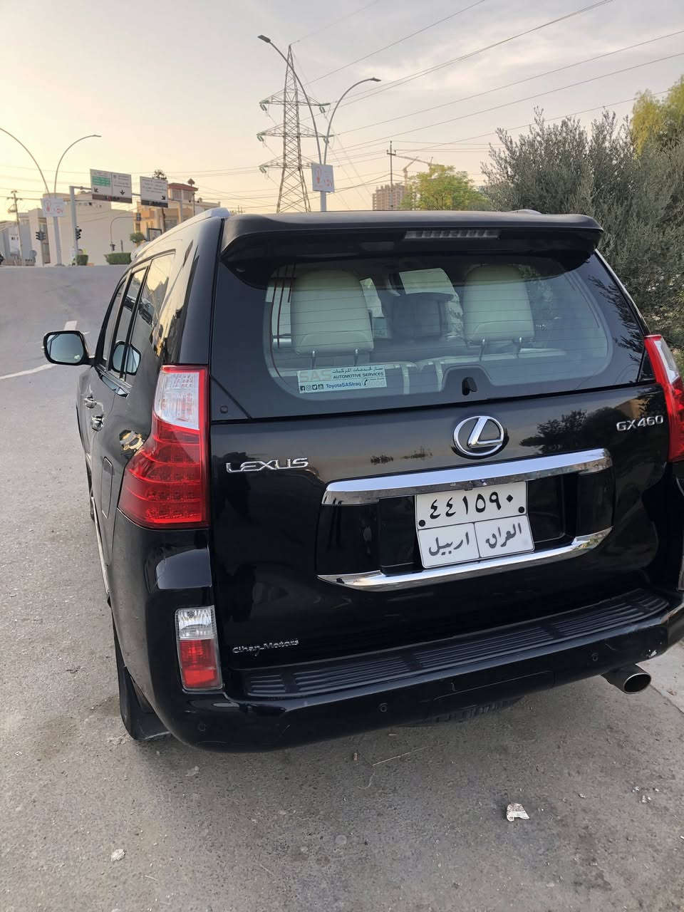 للبيع سيارة لگزز أبرادو موديل (2010)بدون صبغ بدون تبديل السعر(220)$رقم موبايل(***********)
