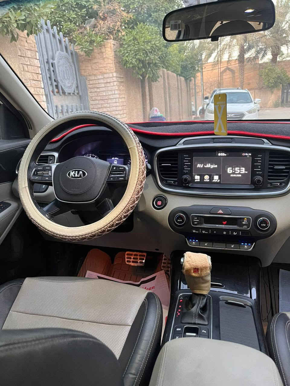سورنتو ٢٠٢٠ 

خليجي مكفولة ماشية ٢٨ الف كيلو حقيقي 

سيارة كفالة محرك ومكينة وما مفتوح بيها برغي 

(فور ويل)

 أعلى مواصفات بالخليجي  
بانوراما 
كامرات ٣٦٠
كشنات تدفئة تبريد 
كشنات  الخلفية تدفئة 
بردات للكراسي الخلفية  بلادية
اوتوهولد 
سايد بريك كهرباء
كراسي كهرباء 
جنطة كهرباء تفتح عند الاقتراب 
ويل ١٩ 
بصمة 
كشنات جلد بلادي 
 شاشة ابل كار بلي

السعر ٢٨٥ 
للإستفسار ***********
