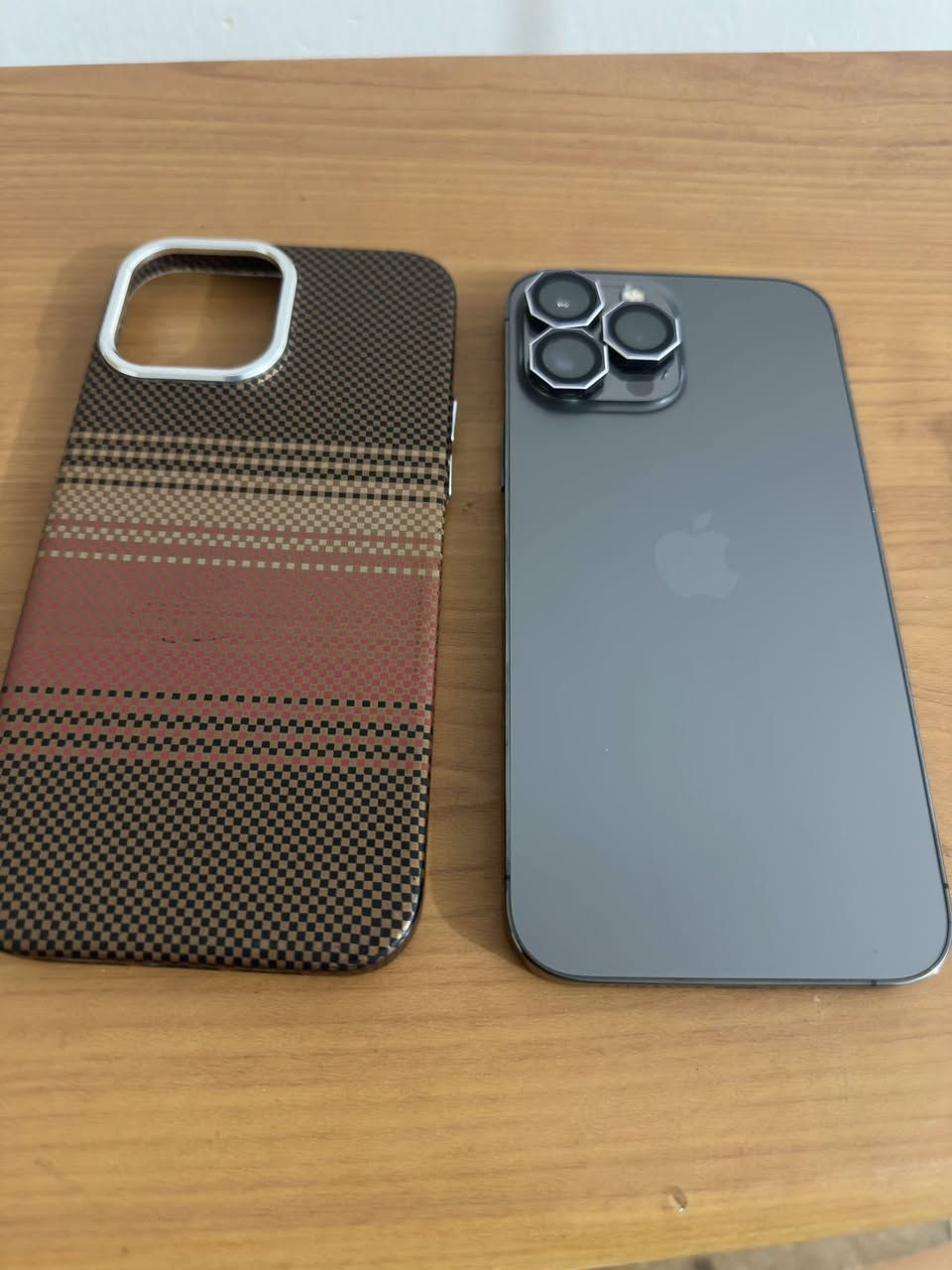 سلام عليكم للبيع ايفون 13 برو ماكس بطاريه 80 ذاكره 256 وتر برو نضافه 100 ‎%‎ ابد مامفتوح 
*********** بي واتساب سعر 650
