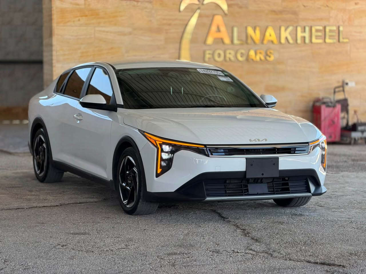 كيا K4 موديل 2025 وارد امريكي ماشية 9 الاف بدون ايرباك محرك 2000 دوش مواصفات EX بصمة شاشة دجتل متصلة تشغيل عن بعد سايد بريك بصمة رادار امامي شحن لاسلكي رادار جانبي وخلفي ويل كب قيادة ذاتية تحديد مسار توقف ذاتي تبريد بل شاشة لايت عدسات - صور الحادث بل منشور صار بيها صبغ ربع الجاملغ الخلفي وربع الجنطة فقط الباقي كفالة عامة بدون تبديل السيارة كلها ليبل واحد ( ملاحضة 🇯🇴) السيارة حالياً نازلة بعمان المنطقة الحرة مصلح وجاهز ترهم مطروح بل حرة او تريد واصل بغداد حرة وترهم تدخل على كتاب الشهداء - للاستفسار *********** - مكان بغداد
