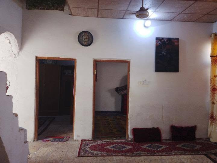 السلام عليكم بيت للبيع غرفتين وصاله واستقبال ومطبخ وصحيات   مساحته 140مكان كوفه صورة الوائلي اي ستفسار على هذا رقم ‏‪***********‬‏
