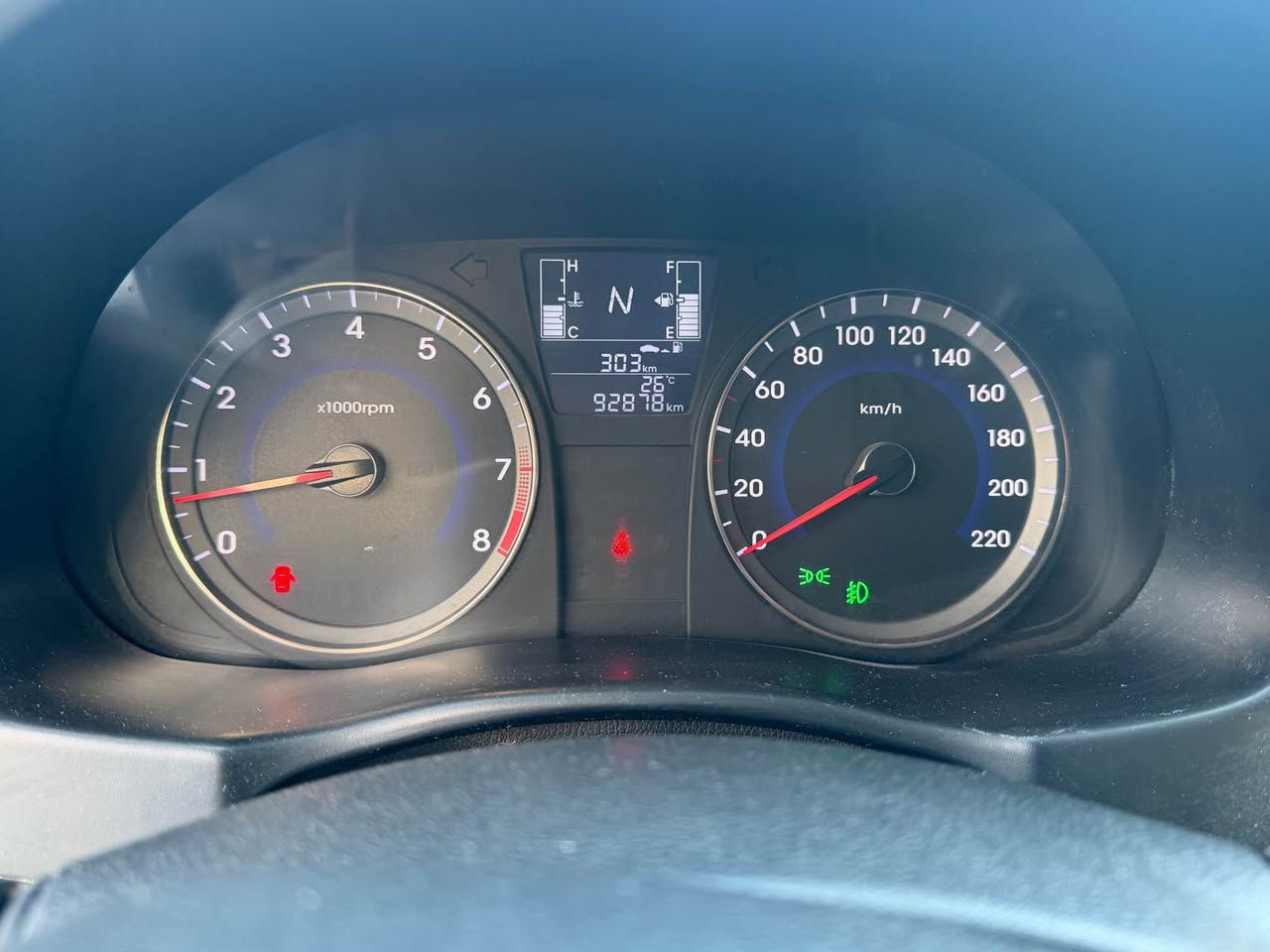 للبيع فقط 
اكسنت موديل 2015  محرك 1600 دوش دبل قطرة  المرغوب بلادي 
السيارة نضيفة بيهة فقط ملاحظات بل كشر حكم الموديل  صدر جديد ادامة لمنضومة المي ادامة لمنضومة البانزين  
السيارة ماشية 92 الف  
موضحة بلصور 
فول السيارة بلو 
تحكم ستيرن 
اشاير  مري 
فتحة 
لايت زينون منضومة عدسات جديدة شديتهة قبل سبوع 
جام اوتو 
شاشة 
كامرة دوارة 
السيارة بيهة فقط صبغ دوسة وكم تكحيل اتوقع واضح بلصور غير المذكور مابيهة وعندي بيهة سونار  سعر السيارة 115$ وبيهة مجال بسيط 
عنواني حي العامل شارع 30 للاستفسار 
 السيارة باسمي *********** بغداد, العراق
