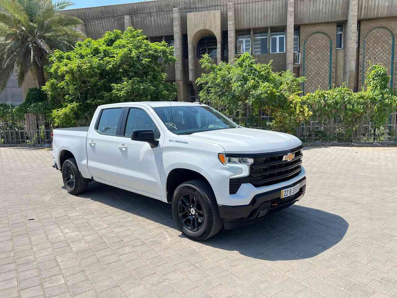 السلام عليكم 
شوفر سلفرادو 2025  5300 V8 RST
موصفات شاشه و بصمه وتشغيل عن بعد و كشن كهرباء و تدفى كشنات و رادار امامي و جانبي و مثبت سرعه. 
حادثها موضح بالصور مبدل بنيد و جاملغ وبدنه 
ماشيه 17000mi رقم اربيل  السعر (315$) 
مكان سياره بغداد شارع فلسطين 
***********
