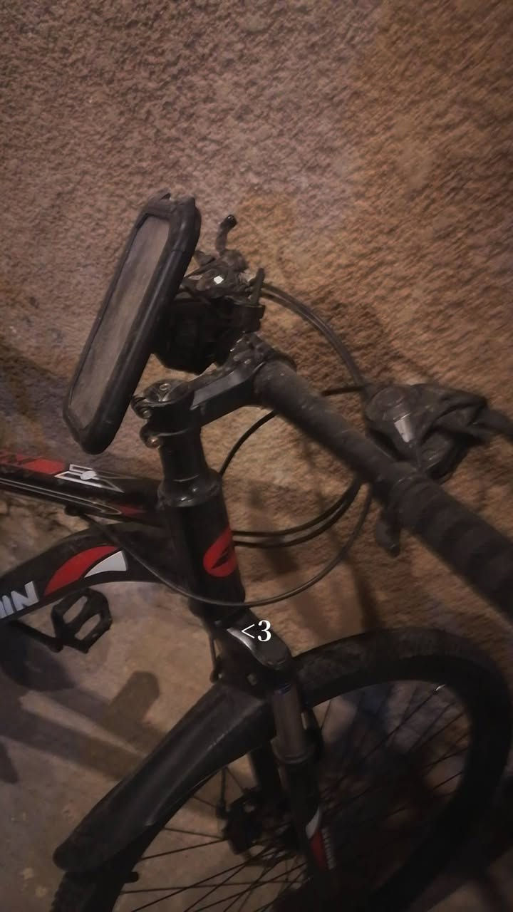 السلام عليكم
​بايسكل حجم 26 جبلي + ستاند موبايل ضد المطر + جنطة علسريع في حال تحب توصل طلبات
​كل هذا ب 120 الف ارخص شي
​الموقع: بغداد الزعفرانية مدينة الشموخ قرب حسينية جعفر الطيار
​بيع مستعجل تعال اقرب وقت لا ينباع تواصل رقمي واتساب ***********
