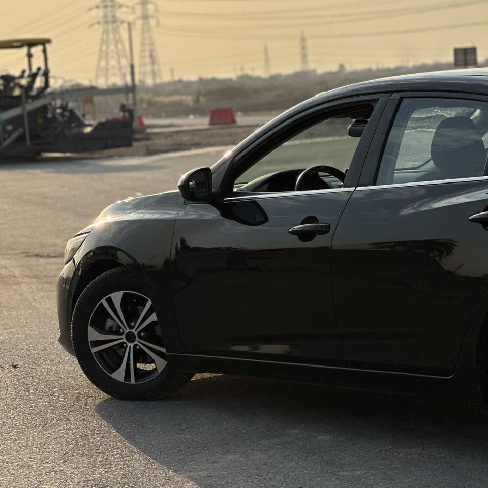 السلام عليكم
نيسان سنترا 2022 SV وارد امريكي
محرك 2000 GDI
ماشية 33 الف 
رقم بغداد بأسمي تحويل مباشر 
ضررها بداية البنيد وجاملغ جهة السايق بدون دواخل
مواصفات:
كاميرا وحساسات خلفية
رادارات امامي خلفي جانبي 360
مثبت سرعة 
تنبيه خروج عن المسار
وضعية قيادة ايكو ونورمال
شاشة اعطال
بصمة دخول وتشغيل 
شاشة كار بلي واندرويد اوتو 
سستم صوت شركة
عالي ناصي LED
السيارة جاهزة من كل نقص ولا سيرفس مشتغل بيها وعليها تخم تاير جديد وباتري جديد 
السعر 137 وبيها مجال للشراي
العنوان: بغداد، الدورة
حمزة: ***********
