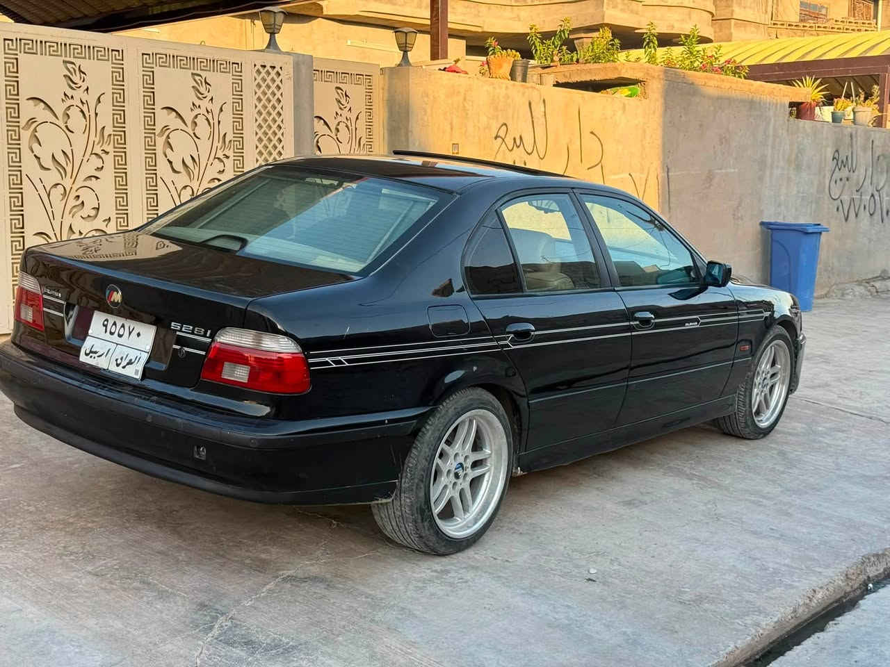بي ام دبليو 528i موديل 2000
فوول مواصفات سياره جديد رقم اربيل و بسمي تحويل ثاني يوم 
داخل اصفر كراسي جلد و كهرباء و تدفئة سوكان فوليوم سكف سلايت قفل مركزي ٤جامات كهرباء و مرايات خزن + برده و تبريد و تدفئة شغال شرط ويا سلف تبريد ثلج ❄️ 
كير و محرك و كهربائي شرط محرك ٥٢٨بلاد دبل ديجيتال مرقوب تايرات و باتري جديد داخل نضيف داخل اصفر بلادي سياره حلوه بدون مشكله 
مكان سياره : داقوق كركوك 
رقم الهاتف : ***********
سعر ٩٢$ و بي شويه مجال للطيبين
