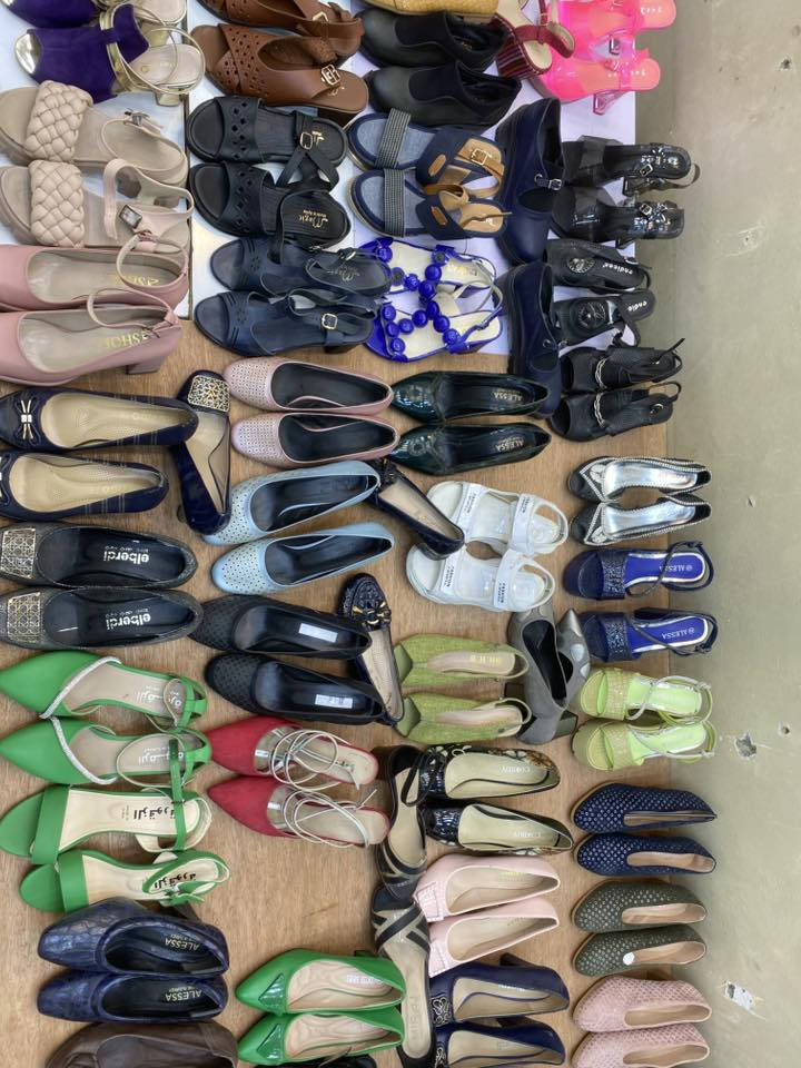 شلعة مال احذية عدد 350 قطعة ..سعر القطعة الفين دينار 
***********
