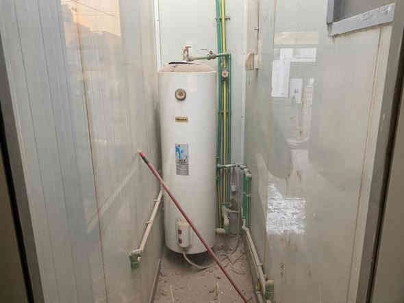 السلام عليكم للبيع عنوان حي الجامعه سعر 3 مليون كامل مع الشبابيك البيبان السندويج الحمام  
للتواصل 
المهندس عبدالله.***********
