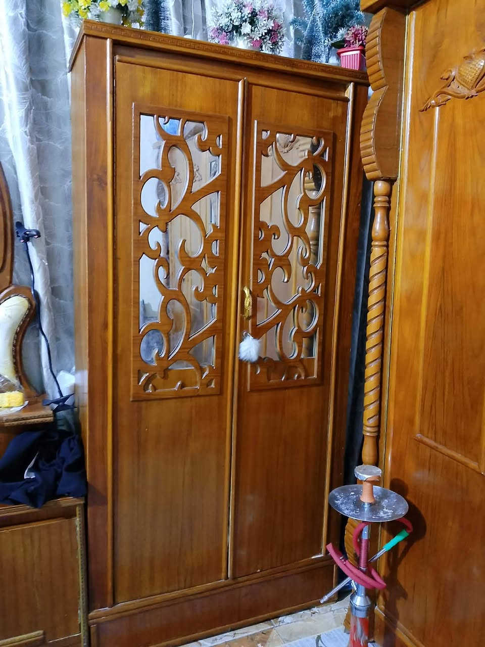 سلام عليكم عيني هاي الغرفه للبيع فقط كنتور او زاويه ميز ابو مرايه خاص مفتوح مستعجل عله بيعته مكاني دوانيه شافعيه ***********رقمي
