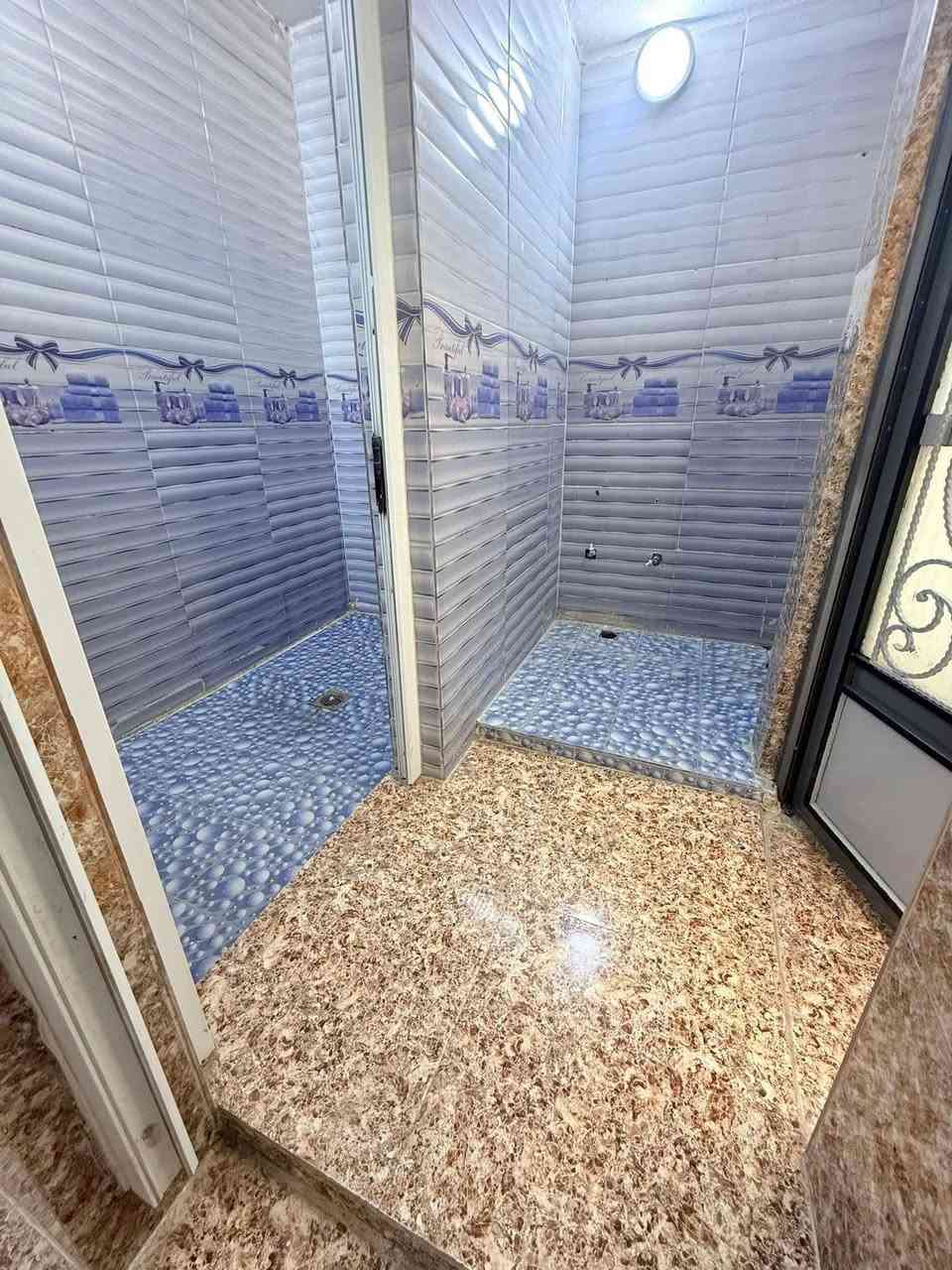 🏢للبيع 🏢 👈مساحه 125 👈 واجهه 6وربع 👈عمق 20
👈الموقع موصل حي الانتصار
👈شارع 60 مقابل المستوصف المربع الذهبي 🔥🔥
👈 الدار فول مواصفات 🔥
👈 الدار متكون غرفتين نوم وهول ومطبخ واستقبال وصحيات وبيتونه
 📒📜 سند طابو الزهور شرط التحويل ملك صرف
💸 السعر 🛑 78 
📱للتواصل والاستفسار الاتصال
📱***********
📱***********
