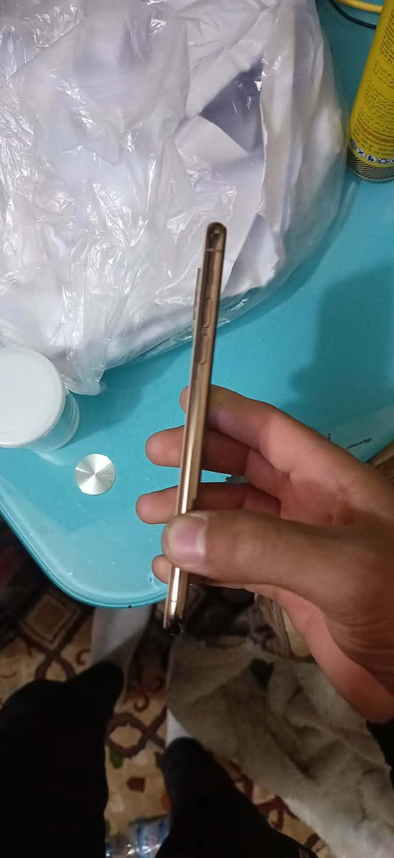 السلام عليكم
11برو ماكس للبيع 

ذاكره 256 
فيس ايدي شغال 
بطاريه 75 بلاديه 

فقط شاشه بيه فطر موضح بصوره والمسطره الي تخرج واكف مشغل بصمه بشاشه يلمس طبيعي 

السعر 175 الف 
مكاني رمادي الملعب 

***********
