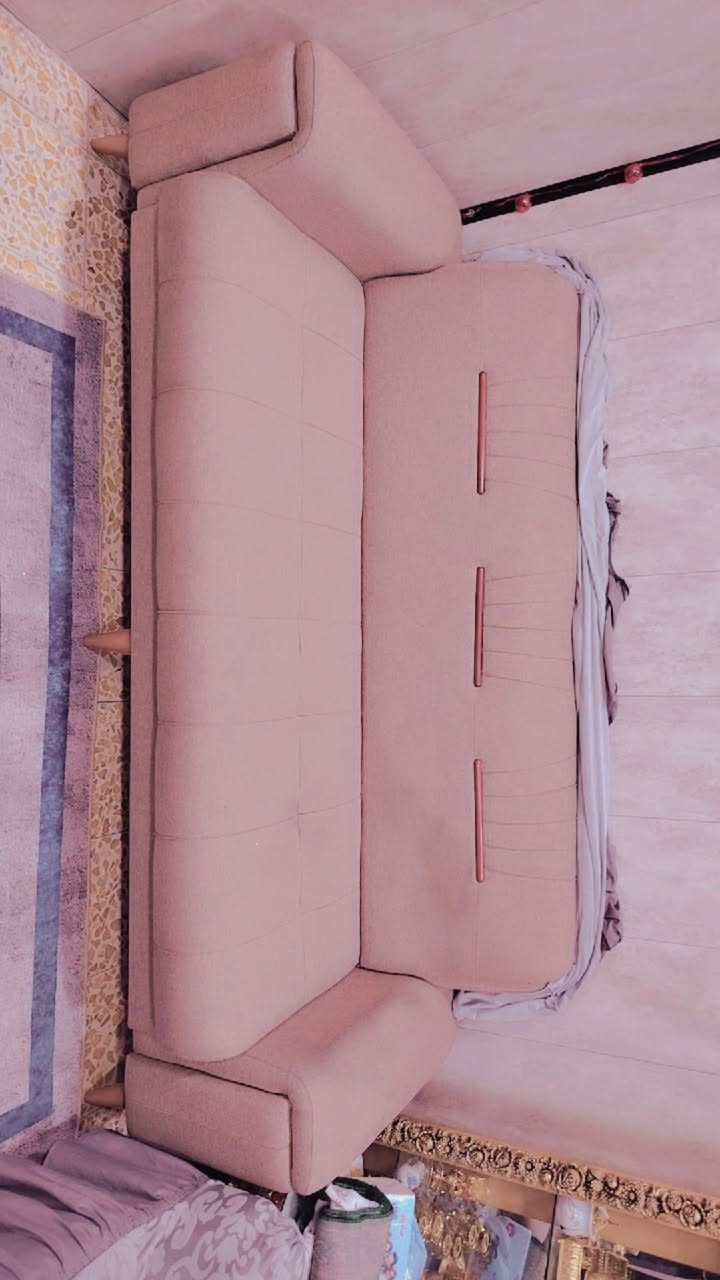 السلام عليكم عندي تخم للبيع ب٥٥٠ نهايته ***********
