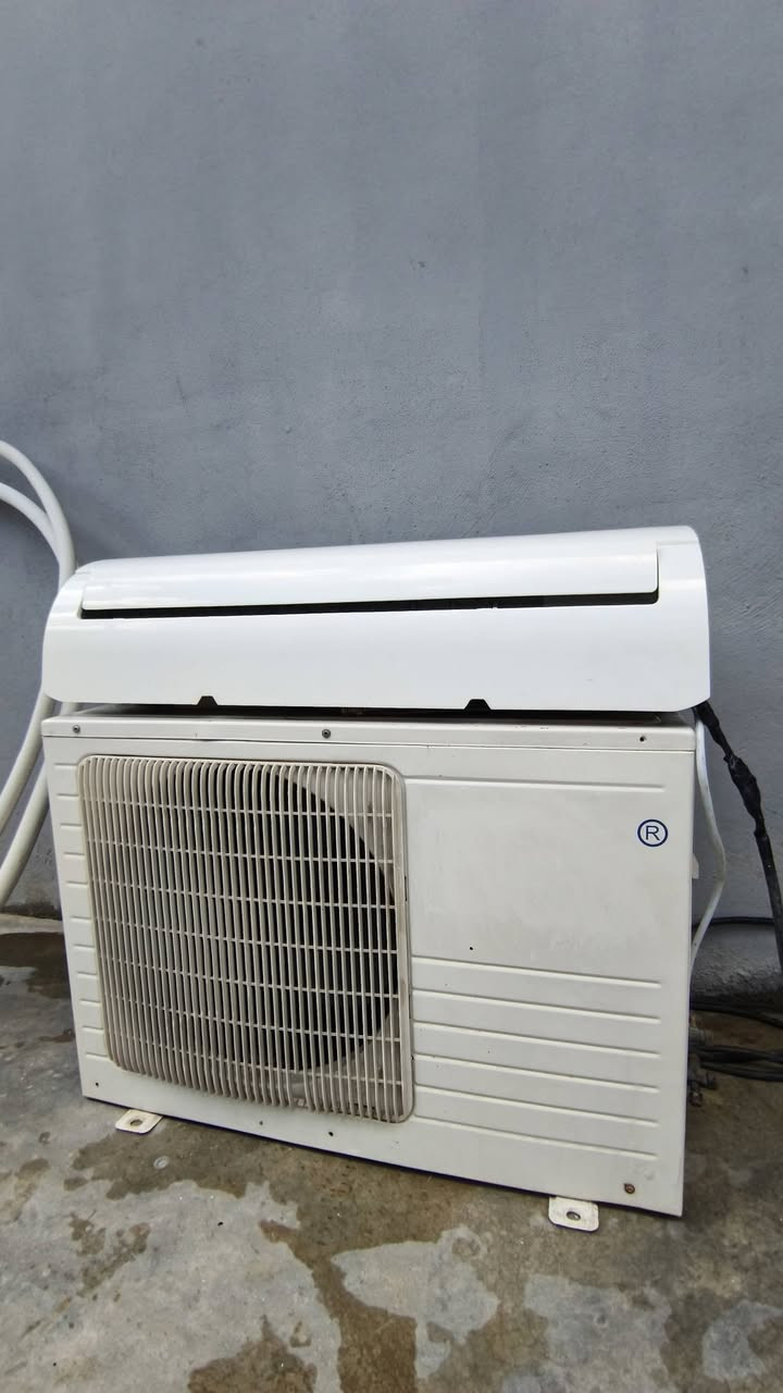 سبلت جنرال گولد واحد طن عادي كامل ملحقاتها و الغاز تدفئه وتبريد درجة أولا *********** واتس اب
