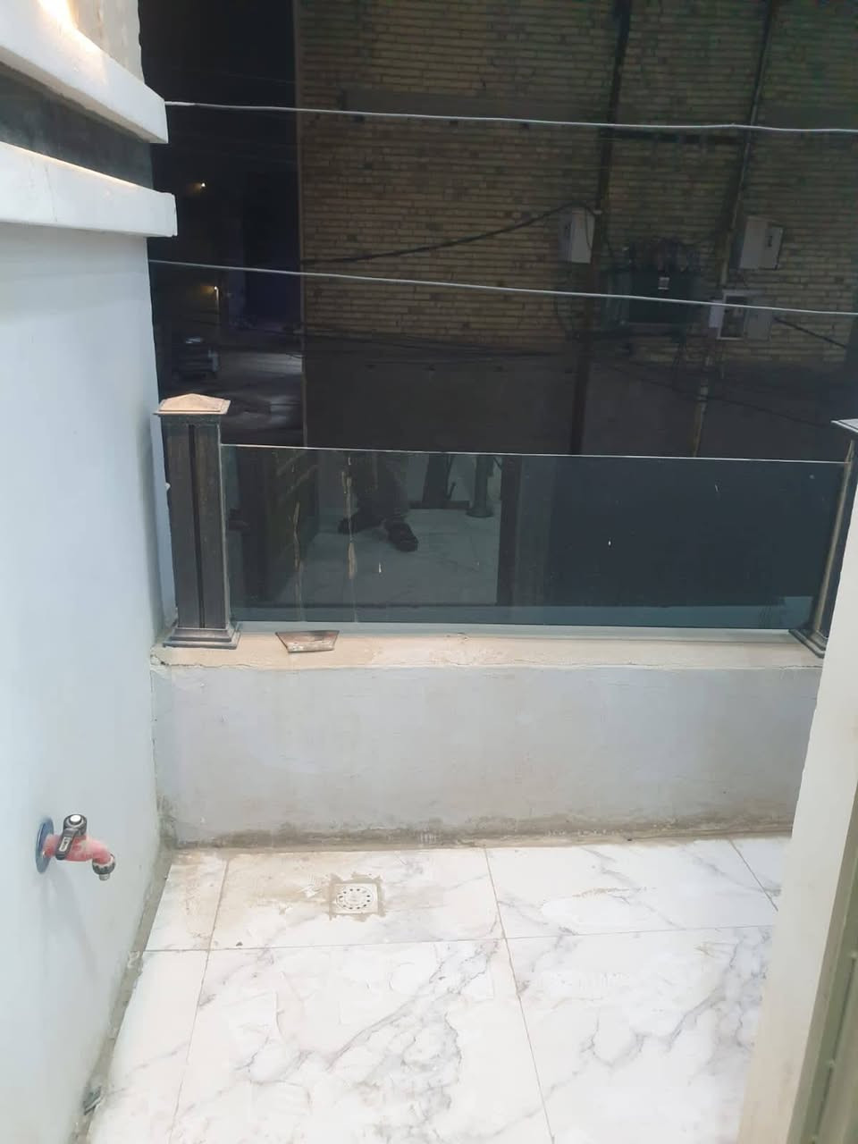 ددار لبيع بناء حديث طابقين 3 غرفه نوم صاله ومطبخ وصحيات 2 المساحه 65 متر ركن على شارعين عرض الشارع 12 متر مبلط نزال عباس الكهربائي الاستفسار الاتصال او وت ساب ***********

