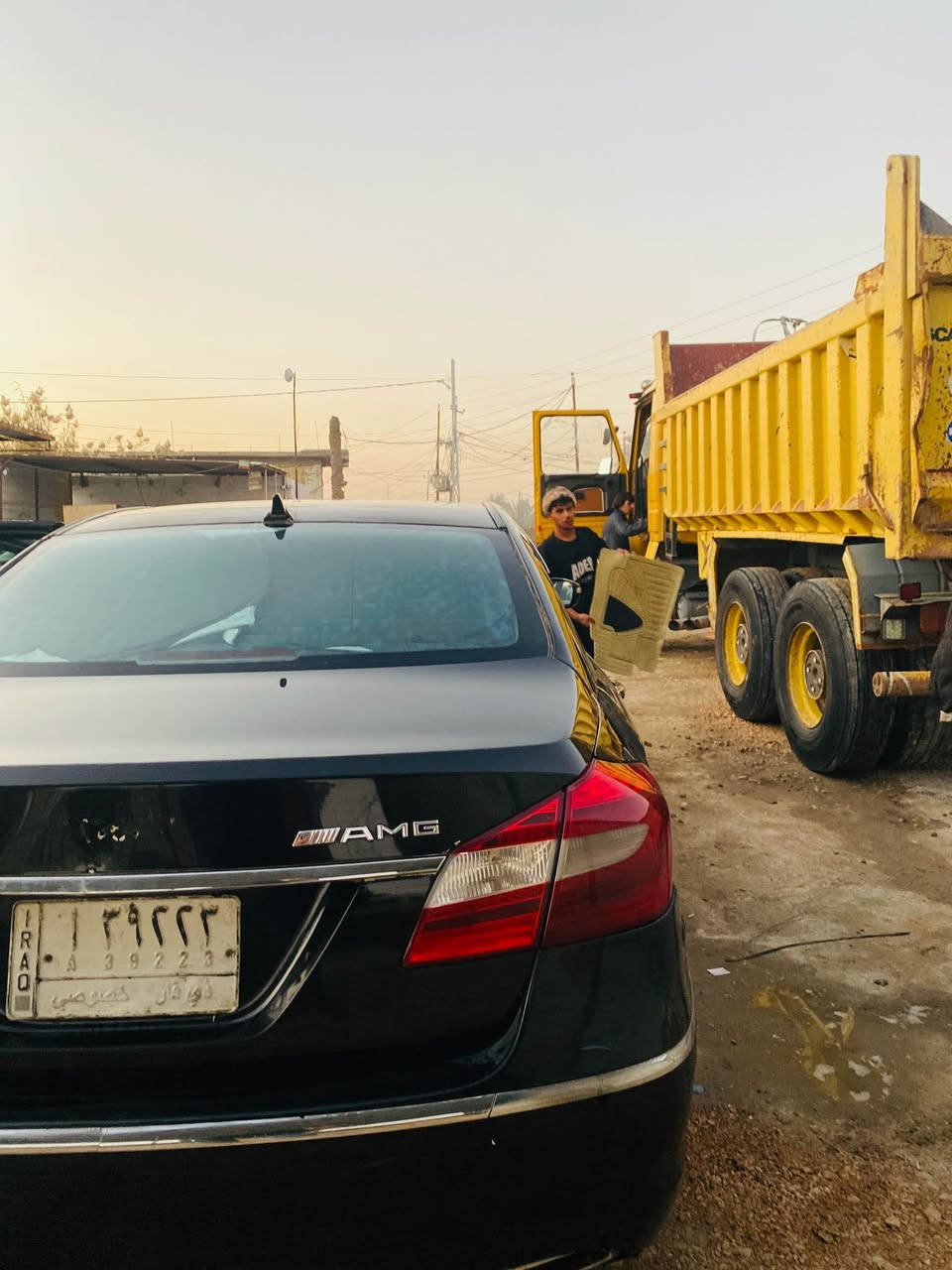 السلام عليكم جنسزز موديل 2010 بيه ضربه بالجاملغ الخلفي بدون دواخل غرفه جديده تخم تاير حداديه جديده اماميه خلفيه تبريد ثلج مكينه وكير خير من الله بيها ويل مايباخ رقم ذي قار تحويل ثاني يوم مكاني دوانيه السعر 100 وبيها مجال بسيط للتواصل واتساب *********** هاشمية, بابل
