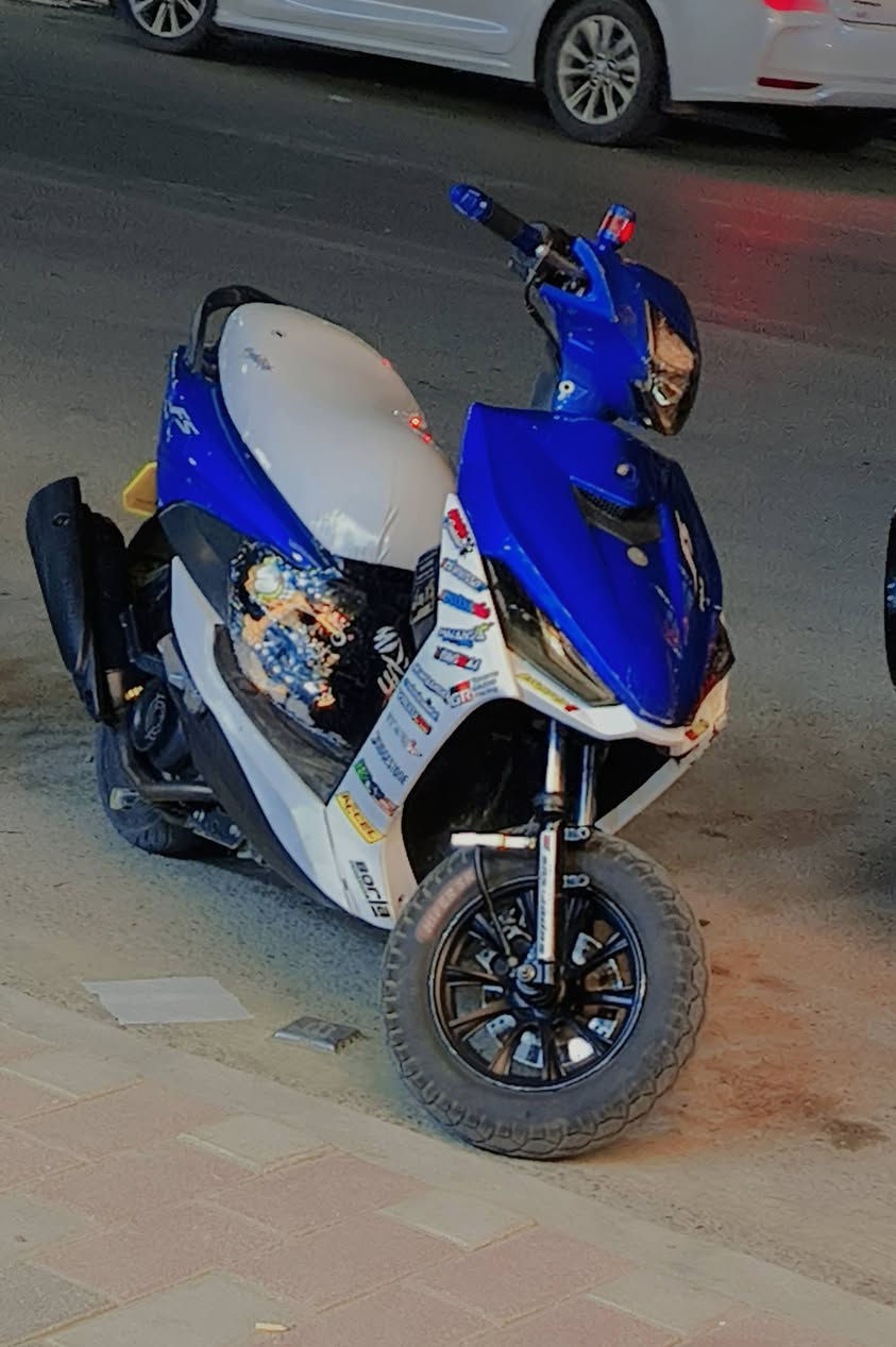 السلام عليكم للبيع ماكس مضلع fs 120 رياضيه مزوده تزويد حلو خير من الله كلجات وصالنصه fm وهواي شغلات كله من شركه. RGS.دشبول الكتروني. كلشي شغال بيها ماناقصها اي شي نكرة صلف هندر الدراجه موديل 2023 ماشيه 12 الف جديده محرك شلعه ومعدل تشك الكاع مكينه مامفتوح برغي بيها بلادي سعرها 475 وبيها مجال بسيط للشراي رقمي واتساب وكلشي ***********
