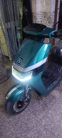 دراجه شحن 6باتري 1500واط الملف السرعه99المسافه 50كيلو تمشي مكفوله من ك...