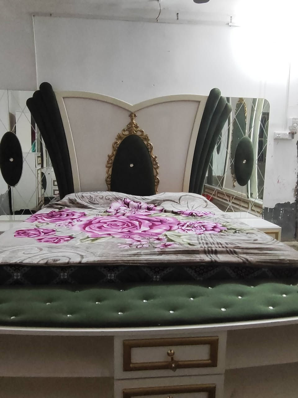 غرفة تركيه كامله للبيع  سعر المطلوب مليون وميه المكان حديثة حي اليرموك


**إذا كنت صاحب هذا الإعلان وتريد حذفه لأي سبب، رجاءا أرسل رسالة إلى الدعم الفني**