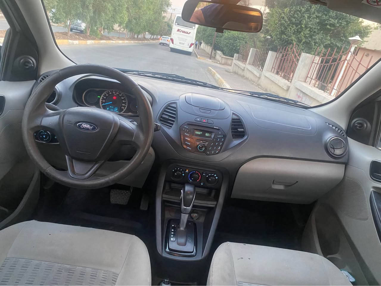 فورد فيگو ٢٠١٦ 
مه كينه و گيرو كاره بايى به شه رتى بى عه يبى ته نها مه كينه ى كراوه ته وه كامل سير فسى بو كراوه سه نه وى ژينگه ى تا ٢٠٣١تازه تايه ى تازه ١٣٠هه زار كيلو مه تر روشتوه 
ژ.م/*********** شمشمل, السليمانية

