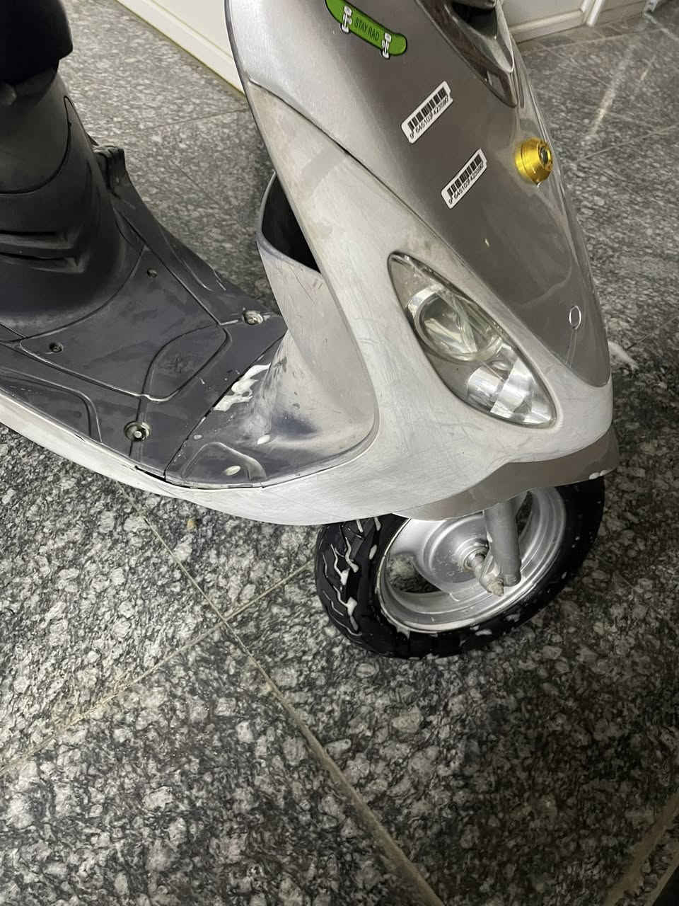 السلام عليكم 
ماكس قجمه للبيع 
دراجه كفاله 
سلف بلاد 
كابريته بلاد 
دبل امامي خلفي شغال 
لايت وصطاب خلفي شغال 
دراجه ما مفتوحه بلاد 
كيج بانزين شغال 

سعره 650 الف بيه مجال قليل 

رقم ***********
