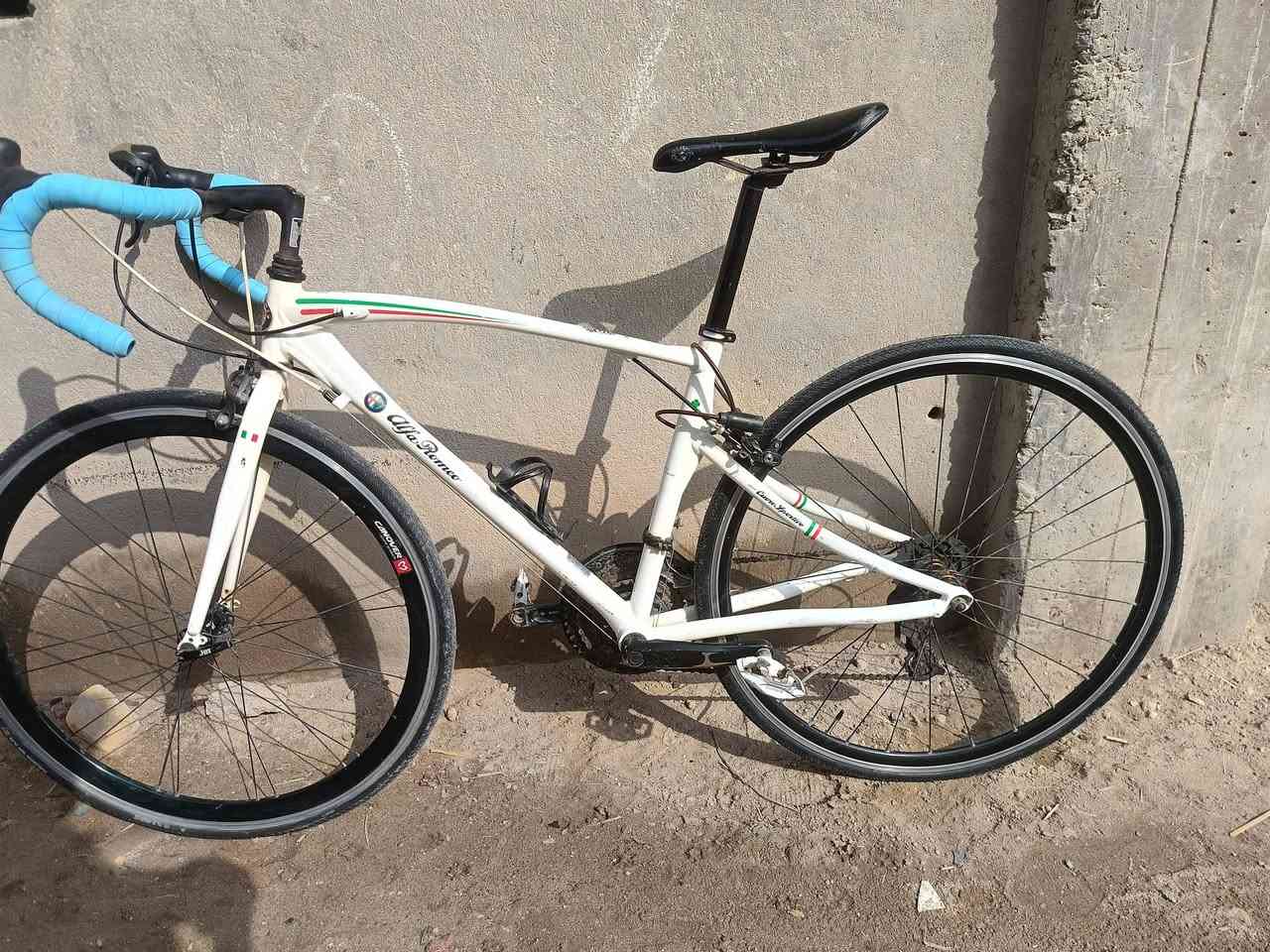 رولد R7 ايطالي نضيف 225 بي مجال ***********
