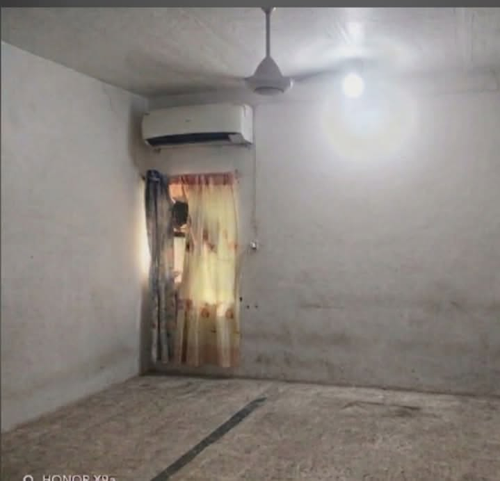 سلام عليكم دار قديم عكاده حي ميسان ١٠٠متر ٢٠/٥طوالي ٣على عن شارع ميه مقبيل شارع الصب بل٧٦طابق واحد السعر١٠٠وبي مجال بسيط البيت بمسمي آني ساكن بي استفسار اكثر اتصل على الرقم وتساب فقط*********** ربي يرزقكم جميعا
