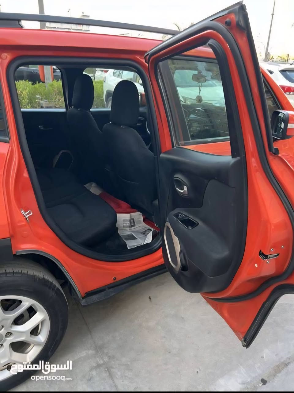 السلام عليكم 
جيب رنكيد 2015 وارد أمريكي محرك 2400 حادث جاملغ وشويه من بنيد بدون ايرياك ماشيه 116 الف كيلو السياره كلش جديده ومسويلها ادامه كامله للاستفسار 
التواصل واتس اب على الرقم ***********
