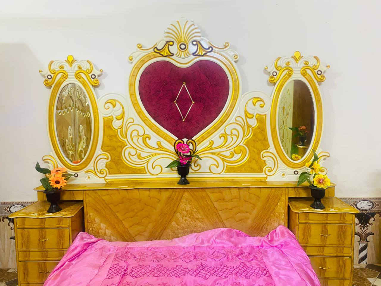 غرفه نوم عراقيه حطاطه تصميم تركي نضافه فول استخدام قليل جدا السعر 900بي مجال العنوان  البعبيد الاتصال ***********
