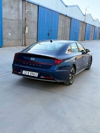 سوناتا 2021 ماشيه 75 الف  سعره 133 ورقه  بيعه 4 قطع صبغ مع تكم وبداية ...