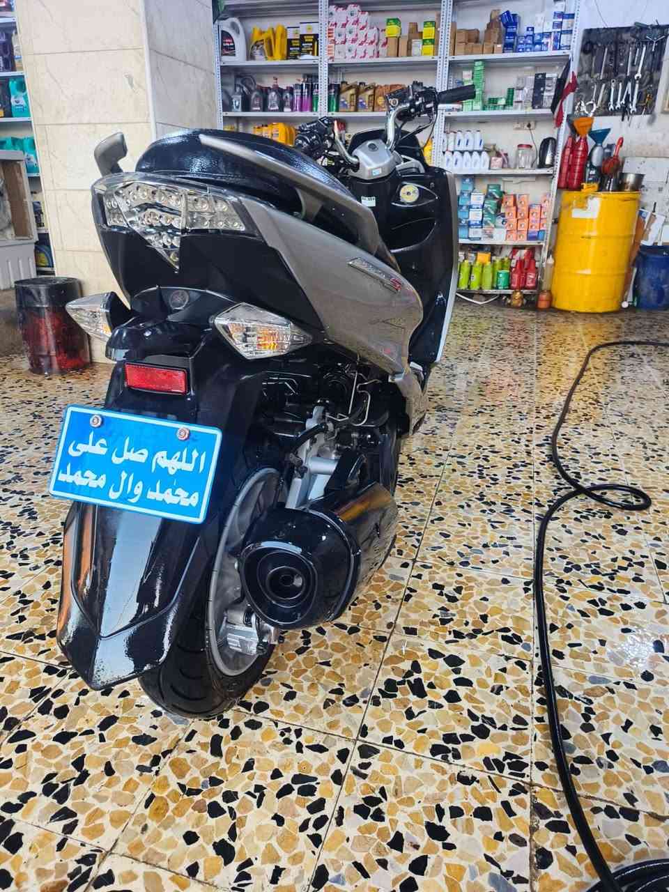 سلام عليكم  
دراجة ماجسته للبيع
محرك 150cc (سيسي)
فول مواصفات حساسات كله شغاله 
شلعة ومعدل
دراجة مكفوله كفاله عامه 
اوراق كامله 
سعر:17 ورقه وبيها مجال
رقم الهاتف: ***********
عنوان:ميسان_شارع_دجلة
