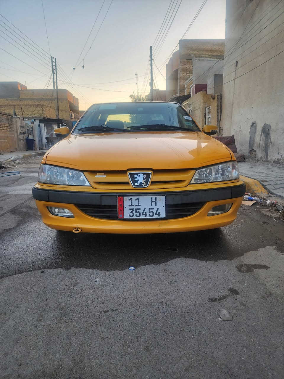 السلام عليكم بيجو بارص ٢٠١٨ السياره كامله مكمله تبريد شغال وكهربائيات كلها شغاله وكير ومكينه خير من الله وبيها منظومه غاز ومصفره هيئه وغرمات السياره باسمي ثاني يوم تحويل سعر ٦٢ وبيها مجال للشراي عنوان بغداد الحسينيه ***********
