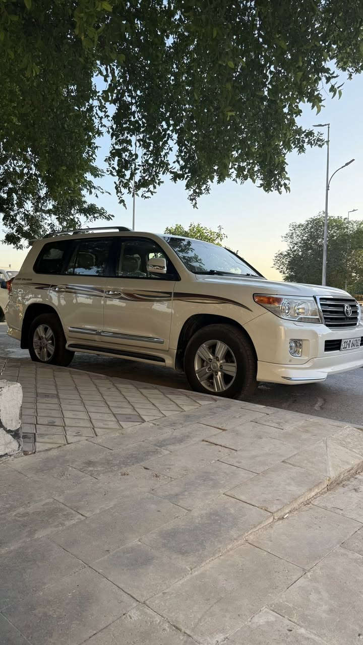 للبيع  لاندكروز 
 فطيم 2013  6 سلندر كفاله
كير محرك كفاله السعر 35 رقم بغداد 
***********
