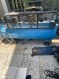 كمبريسر مستخدم اقل الشهر للبيع السعر 550 للتواصل واتساب 07713453363