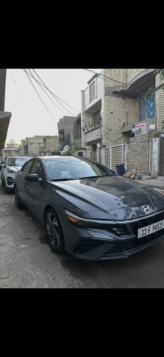 السلام عليكم 
النترا ٢٠٢٥ 
وارد امريكي الحادث مرفق بالصور 
قطعتين فقط وبس وحدة صبغ والثانية نفس اللون بالضبط وتصليحها درجة اولى شرط  ماشية ٩ الاف كيلو متر مواصفات نقطة عمياء تحديد مسار رادارات تشغيل عن بعد وتلث وضعيات قيادة والمواصفات البقية المعروفة رقم بغداد بأسمي ثاني يوم تحويل شرط التحويل والسيارة مكفولة من كل شي بعد هية ٢٠٢٥ 
المكان بغداد بلديات 
السعر :١٧٥وبيها مجال قليل لان السيارة اني مستوردها اني بشهر ال١١ وهسة محتاج واريد ابيع
الرقم ***********
ما متواجد هنا فقط اتصال
