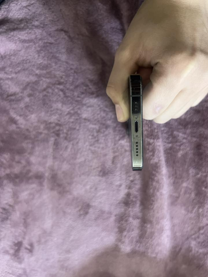 مراوس فقط ب ايفون من 13 وفوك شرط الذاكره 256 او 512 12 برو فقط بطاريه 83 ذاكره 256 مراوس فقط 
***********
