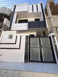 شارع المجمعات • ١٠٠م • ٣ غرف