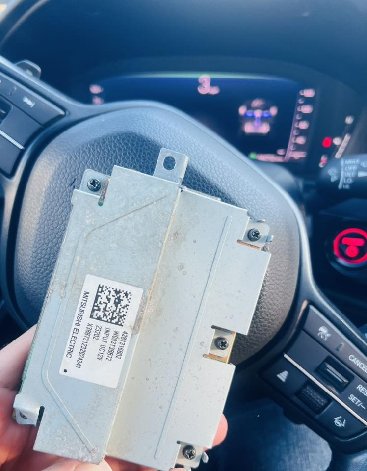 كارت لايت جهة يسره اكورد شغال السعر  ١٢٥قفل ومسطره امريكي اصلي مبدل جامه فقط  ٢٢٥وكاعيات٦٠. ***********
