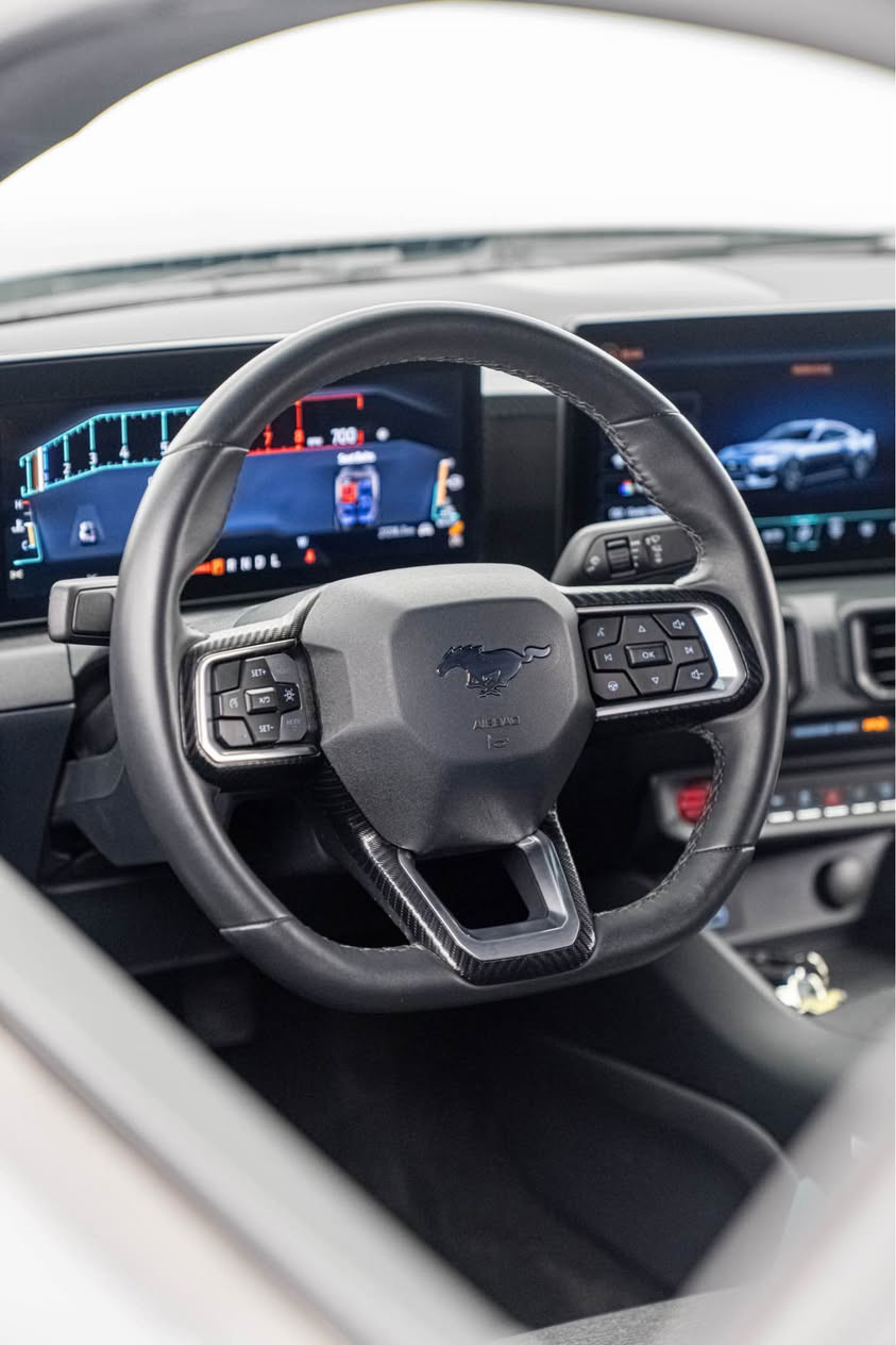 Ford Mustang 2025
فورد موستانج ٢٠٢٥
مواصفات ECO BOOST

مكينة ٤سلندر+توربو حجم ٢.٣لتر
ماشية 16,000 ميل و بحالة ممتازة 

سيارة بيها الصندوق مبدل و ثنين اماكن تعديل بارد بدون دواخل و ايرباك كلش حلوة و نظيفة 
رقم كاتي السيارة هزة جديدة جاهزة للرقم

سعر السيارة (228$) ورقة و بيها مجال للطيبين
مزيد من المعلومات اتصل علي الرقم
كورك - واتس اب👇🏻
(***********) دهوك, العراق
