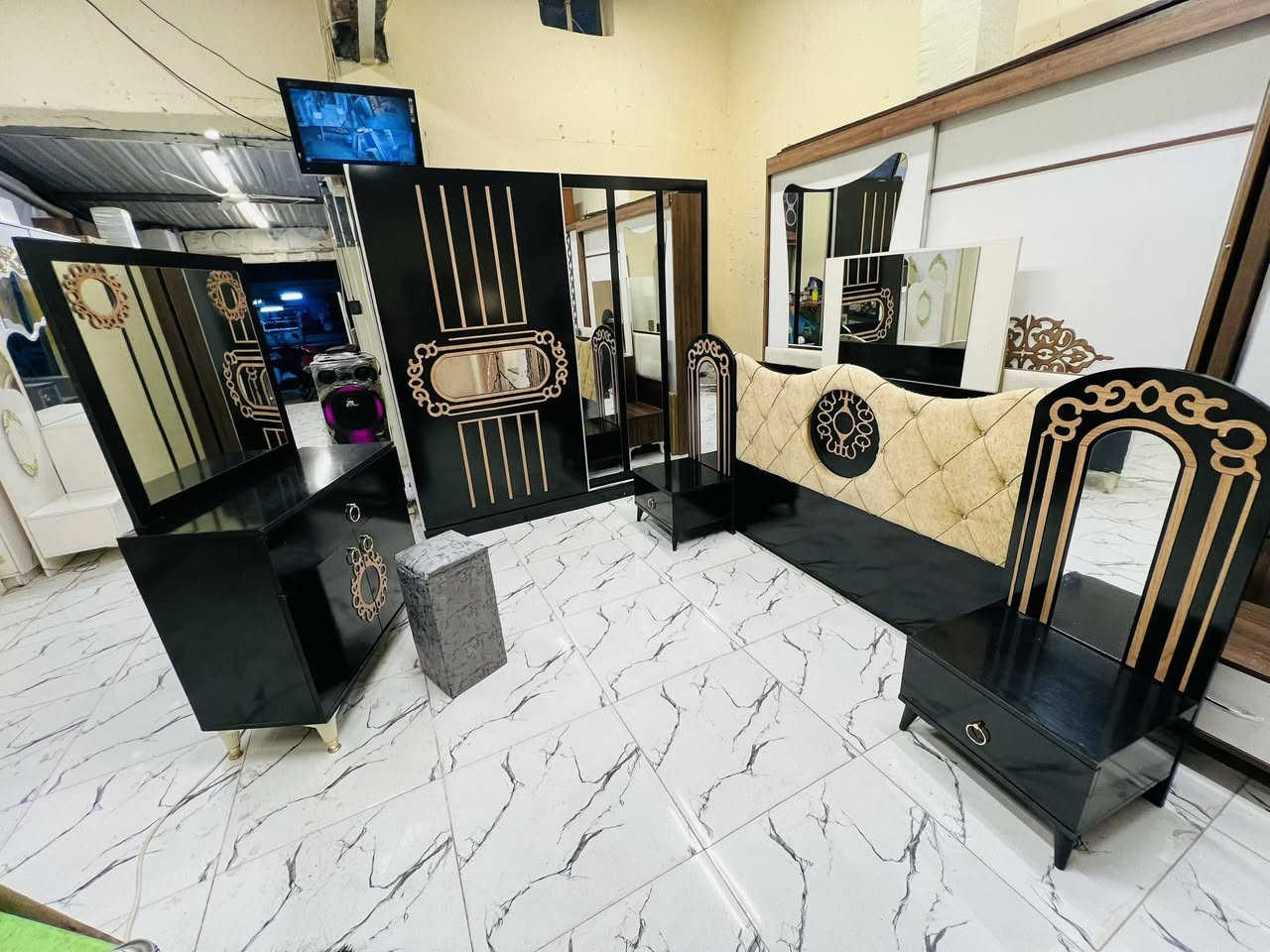 غرفة نوم مستعملة🇹🇷
 نضافة80 ٪💯
عدد القطع / 5
نضام / أسلايت 💢 
400🔒
شد ونقل داخل بغداد مجاني🚛
يوجود توصيل محافضات
هدية 🎁 طابورية


**إذا كنت صاحب هذا الإعلان وتريد حذفه لأي سبب، رجاءا أرسل رسالة إلى الدعم الفني**