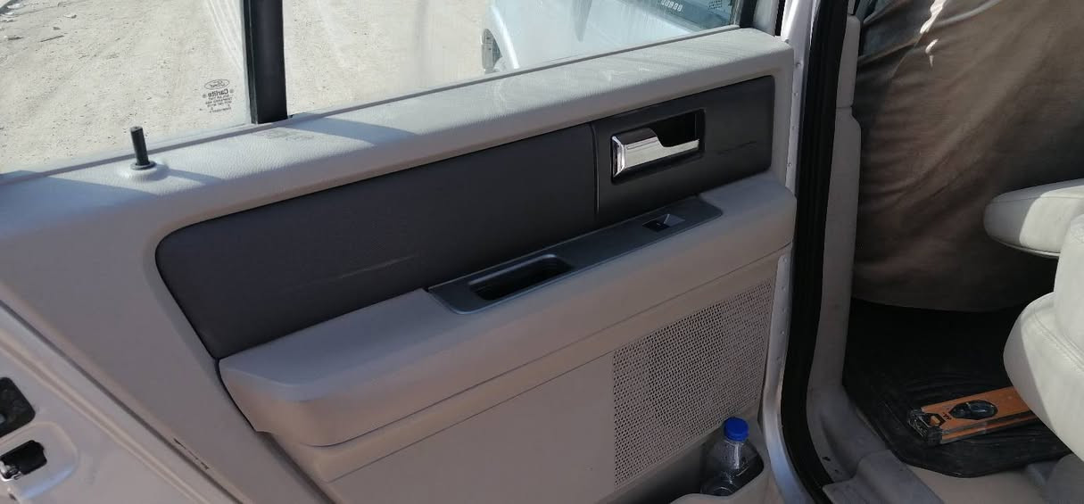 فورد اكسبيدشن ٢٠١٢ خليجي تو ويل جاهزه رقم بصره صيانه عامه قبل اسبوع السعر ١٣٥ كير محركاكسل ابلاد ماشيه ١٣١ الف قابل للزياده العنوان البصره. السياره بسمي هزه جديده اسباب البيع خاصه بس السباره بلادي ظفيره وكهربائيات صرف ١٢ لتر لكل ١٠٠ كيلو وحجر البيئه موجود واي استفسار اني بالخدمه والسياره صارف عليهه لان من المستورد الى ايدي. واسف عالاطاله للاستفسار ***********
