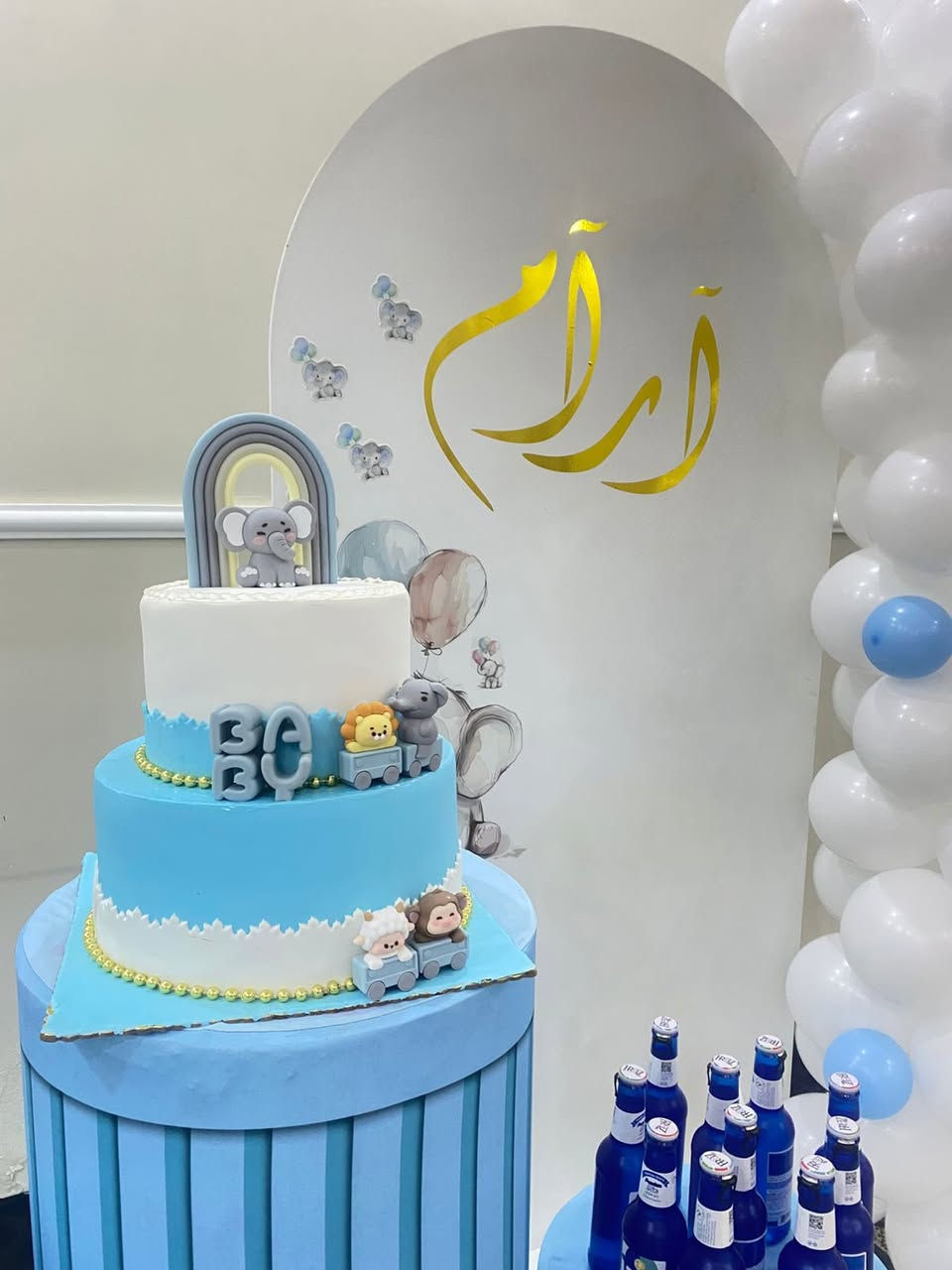 كل الشكر والامتنان الكم على كلامكم الجميل ❤️
احد زبائن الكرام حب يشاركنا فرحته 
كل الي عليك تختار الشكل الي يعجبك ولباقي علينه 👌
📍موقعنه كميره الشارع الرئيسي مقابل مطعم جكن وان مجاور نبيل ياني واهلا وسهلا بيكم ❤️
🛵متوفره خدمه التوصيل المجاني داخل منطقه كميره والمناطق المجاوره 👌🏻
للطلب والاستفسار ***********
