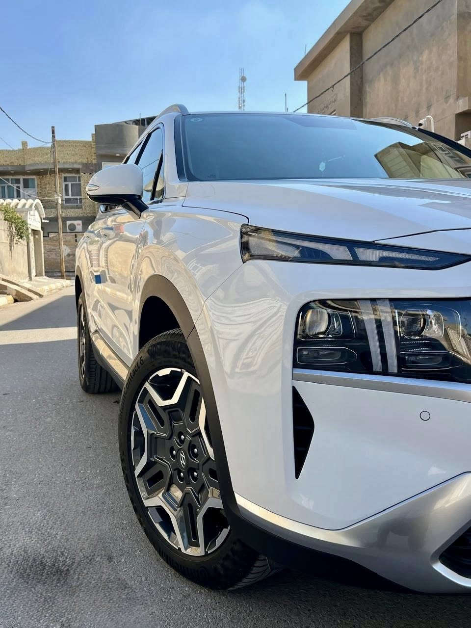 الموديل: هيونداي سنتافي 2024 خليجي
🔸 الممشى: 17 الف كيلو 
🔸 المحرك: 3500cc V6
🔸 الضمان: وكالة الأولى موتور
السعر 306$

المواصفات:
✔️ هيتر مراية + حساس ضباب
✔️بصمة تشغيل + ترحيب أبواب
✔️ شاشة + كاميرا خلفية دوارة
✔️ حساسات أمامية وخلفية
✔️ شاحن لاسلكي + كير بيانو + هاند بريك دكمة
✔️ أوتو هولد + مانع انزلاق + مودات قيادة
✔️ تحكم ستيرن + شفتات تبديل سرعة
✔️ جنطة كهرباء وذكية
✔️ لايت زينون + بك لايت LED
✔️ مقاعد مخمل + كراسي كهربائية (2)

🚗 السيارة بسم الله ما شاء الله بحالة الوكالة وما بيها أي نقص  
🔴رجاءًا الموشراي ليتصل لان كُلشي ذاكره 

📞 للاستفسار: ***********
