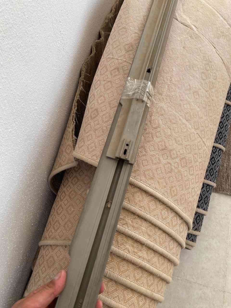 تاخم سکە ٢٥ ی  نيسان
خاوێن ٦٠ هەزار

بالی دواوە نيسان ٤٠ هەزار

شاشە نيسان لەمس ٣٠ هەزار

*********** هەولێر
