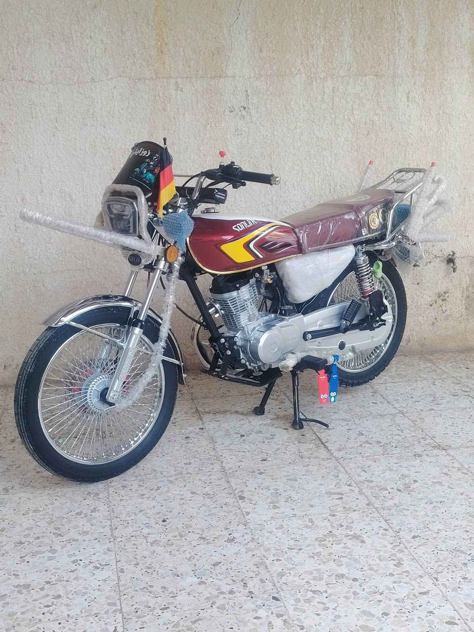 السلام وعليكم دراجه لبيع 25بعدهه بل جيس دراجه دهن كله ابو15 كامله جمبازيه لخير ربع مذب عليهه عارضهه مليون وبيهه مجال ***********
