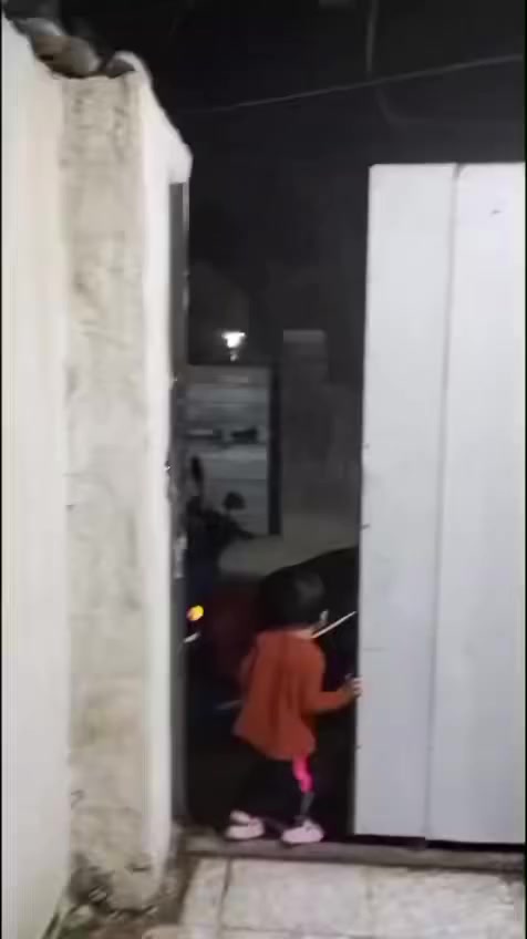 دار ٥٠ متر طابقين طابو زراعي سند ٢٥ وكالة ام الصورة العنوان الزعفرانية شارع الكهرباء دور الشرطة شارع المصري للاستفسار اتصال ***********
