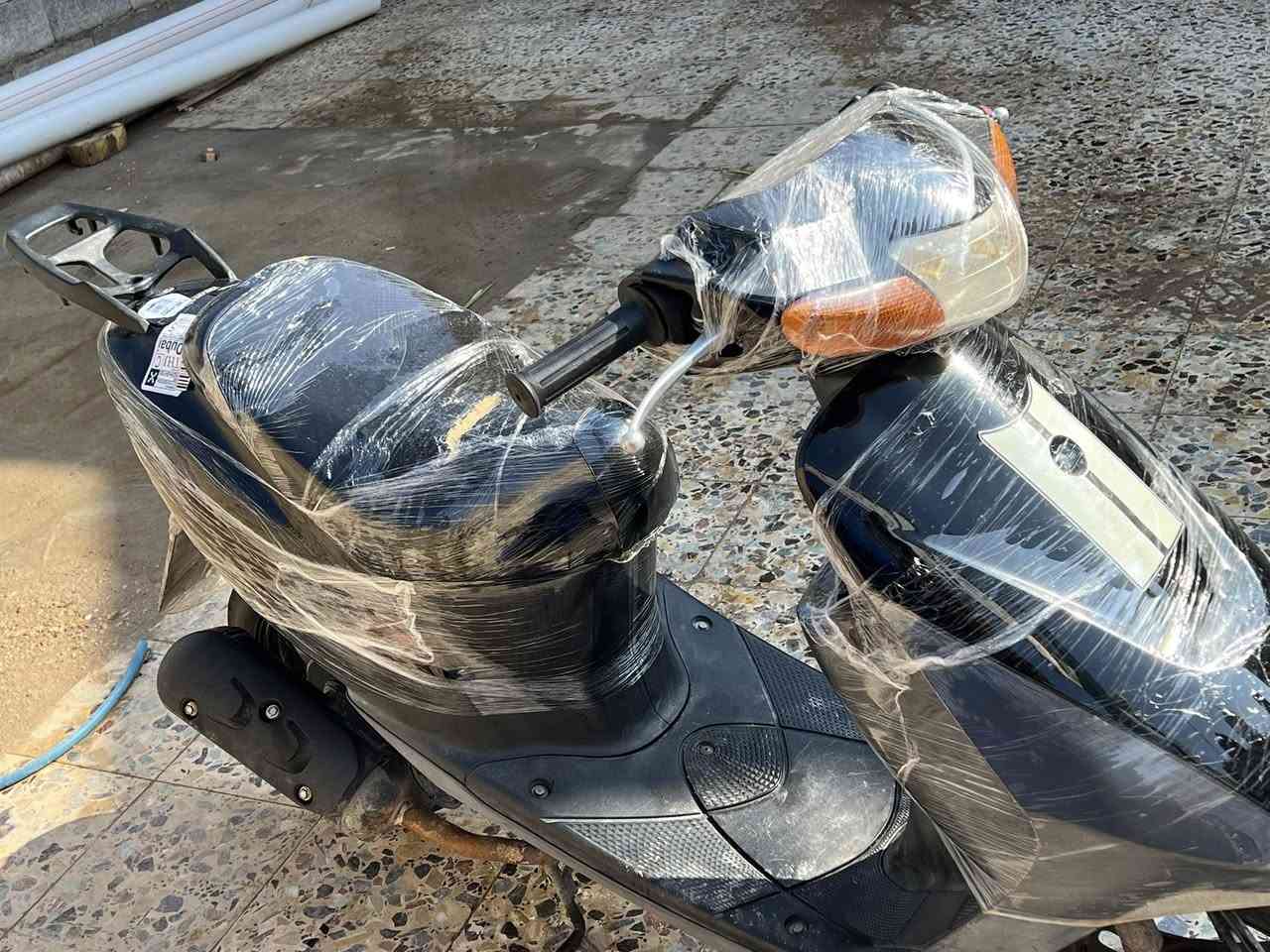 سلام عليكم دراجه ساسوكي لبيع دراجه كلش جديده وعله يدي مطلعه رمبه صارله ربع تشر منطالعه دراجه كلش جديده سعر 450وبيه مجال ***********
