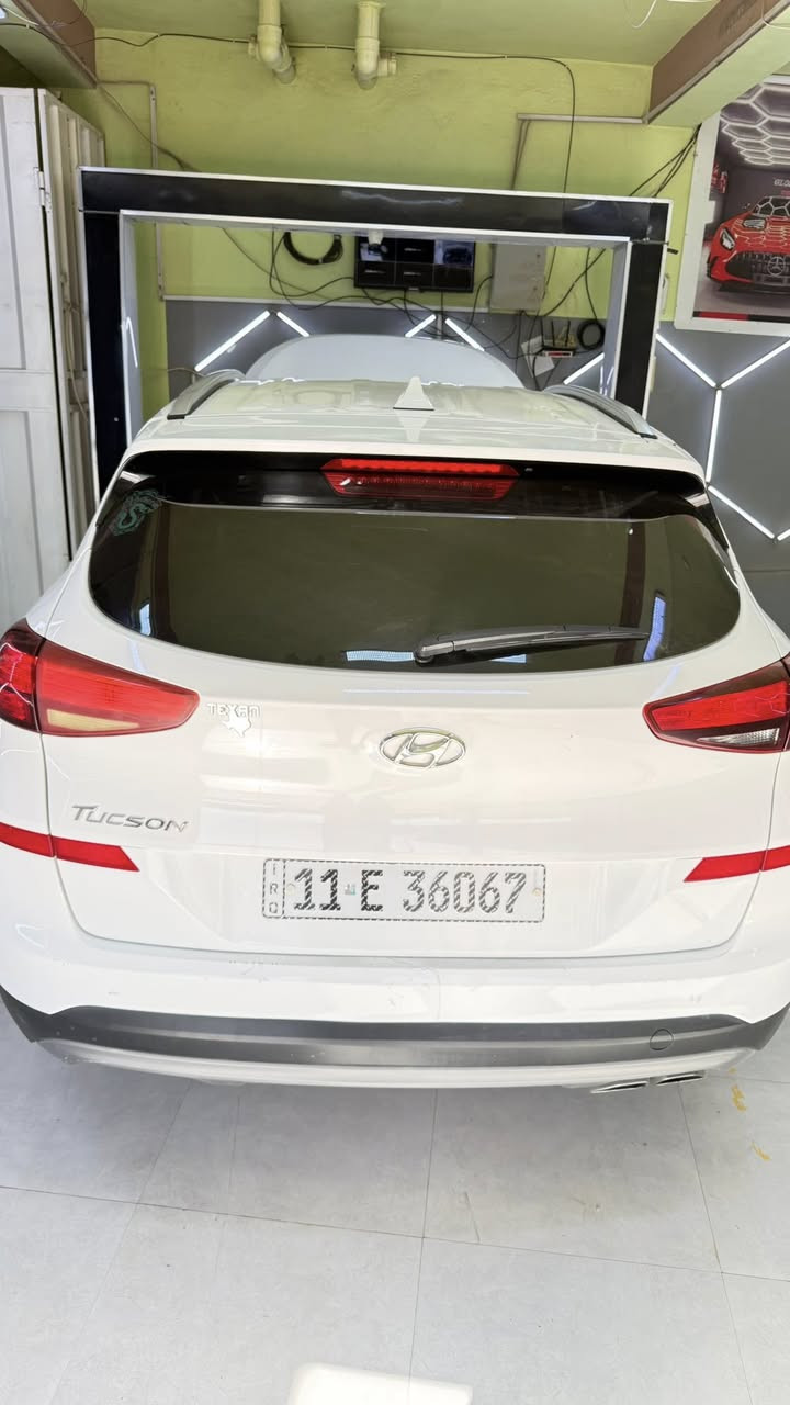 توسان امريكي 2021
ماشيه 40
فول عدا البونراما 
بصمه + كراسي كهرباء + كراسي تدفئه + داخل ابيض 

حادث جاملغ وبنيد فقط باقي السياره كفاله من النكره
شرط السونار لابارد ولادحجه ولا شخطه 

رقم بغداد كفاله من الكير والمحرك والتبريد والحداديه عدا جاملغ وبنيد 
السعر 165 المكان بابل الحله 
***********
