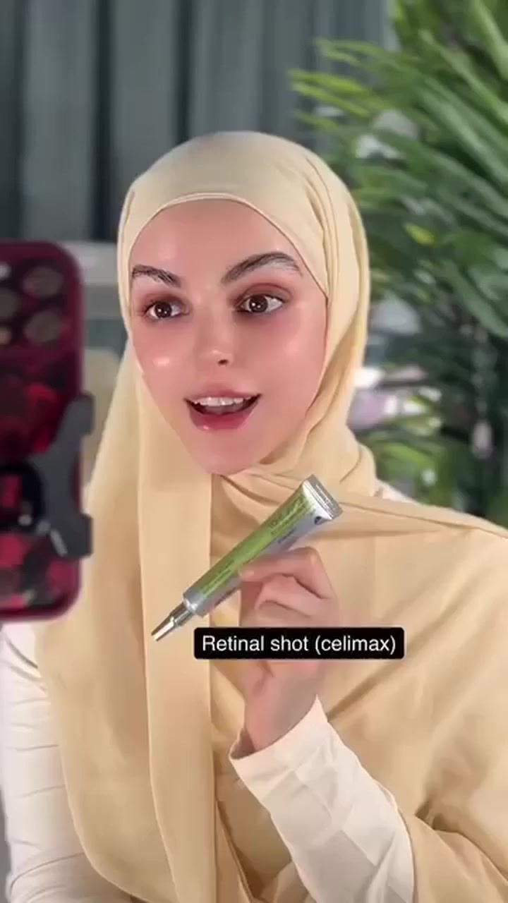 😍 قنبلة الريتنال اللي تمسح آثار التعب والشيخوخة من وجهك! 🥹
#كريم #ريتنال #شوت من ‏Celimax🇰🇷 الأصلي
The Vita-A Retinal Shot Tightening Booster

💥 البديل الأقوى لجلسات البوتوكس! 💥

كريم الريتنال من Celimax غني بـ فيتامين A (ريتنال)
يعمل على تجديد خلايا البشرة ومحاربة التجاعيد،
ومعاه بانثينول للترطيب العميق والتغذية والترميم 😍

✨ فوائد الريتنال شوت:
⭐ يعالج التجاعيد والخطوط الدقيقة
⭐ يقلّص المسام الواسعة
⭐ يعزّز مرونة البشرة ويجدد الخلايا
⭐ يزيل بهتان البشرة ويمنح إشراقة فورية

💛 المكونات المميزة:
🟡 ريتنال 0.1% لتجديد البشرة وتحفيز الكولاجين
🟡 Matrixyl 3% لشد البشرة وتقليل الخطوط
🟡 نياسيناميد لتفتيح وتوحيد اللون
🟡 فيتامين C لمحاربة التجاعيد والتصبغات
🟡 فيتامين E كمضاد أكسدة قوي
🟡 بيبتايدز للمحافظة على شباب البشرة
🟡 جلسرين + بانثينول لترطيب ناعم وطبيعي

💧 مناسب لجميع أنواع البشرة
(مع الحذر عند الاستخدام لأول مرة للبشرة الحساسة)

🎁 جاهزة لبشرة مشدودة وشباب دائم؟


**إذا كنت صاحب هذا الإعلان وتريد حذفه لأي سبب، رجاءا أرسل رسالة إلى الدعم الفني**