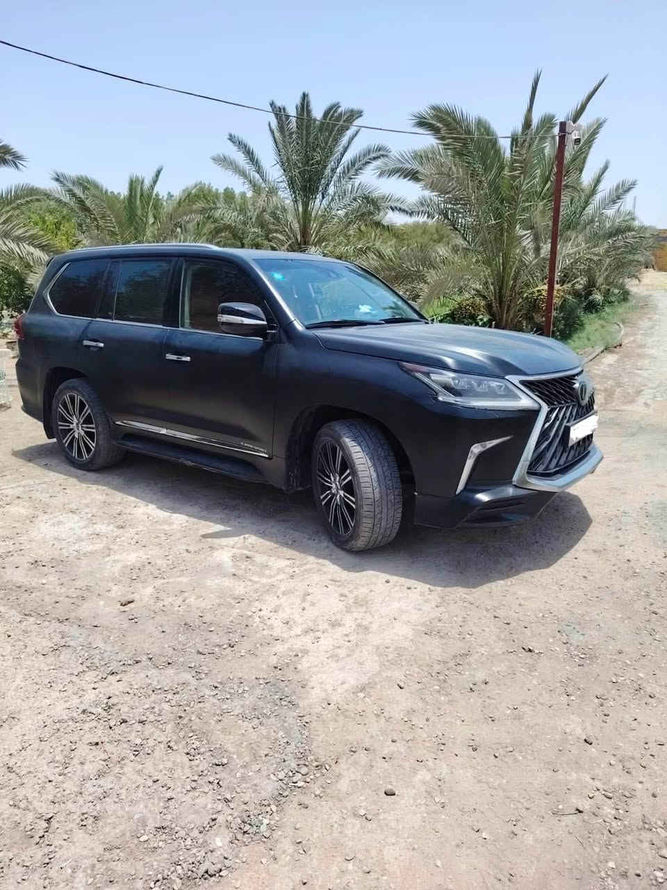 سلام عليكم  لكزس 2018 بوضع الوكالة
لكزس سبورت LX570 ( 2018 ) 

مغلفه بي دي إف 

المكينة : 5700 

عداد المسافات :100,000كيلو متر حقيقي شرط

معروفة مواصفات الكزس 1/1 جكات فول الفول 

 رقم السياره بغداد 

السيارة جديدة جدا نضافتها 100/100 بوضع الوكالة 

السيارة مكفولة كفالة عامة 

سعرها 70الف دولار 

تحويل ثاني يوم 

للاستفسار الاتصال على 

 ***********

مكان السيارة ذي قار
