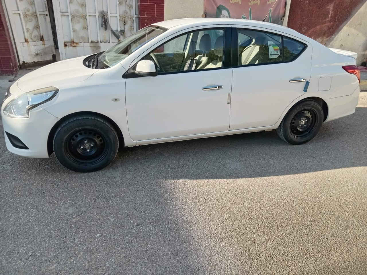 السلام عليكم 
نيسان هندي موديل 2021
رقم بغداد بأسمي
ماشية 47 الف كيلو
وموجود السونار للتأكد
سيارة جاهزة من كلشي 
السعر 117 وبيها مجال قليل
موجودة بالكوت
***********
